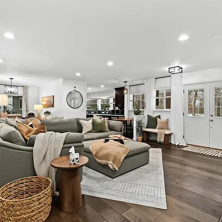 New Cozy 3Br Home - Gym, Game Room & Prime Location